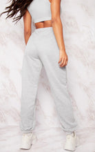 Carregar imagem no visualizador da galeria, Calças jogger Arzzuz cinzento look new