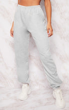 Carregar imagem no visualizador da galeria, Calças jogger Arzzuz cinzento look new