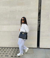 Carregar imagem no visualizador da galeria, Calças jogger Arzzuz cinzento look new
