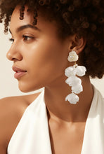 Load image into Gallery viewer, Brincos vogue XXL flor new
