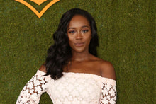 Carregar imagem no visualizador da galeria, Batom Aja Naomi King Touch Mac Cosmetics look
