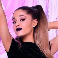 Batom Ariana G In the Spirit Mac Cosmetics look