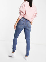 Load image into Gallery viewer, Calças jeans slim stone washed
