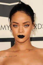 Carregar imagem no visualizador da galeria, Batom Rihanna In the Spirit Mac Cosmetics look
