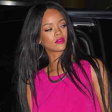 Cargar imagen en el visor de la galería, Batom Rihanna Girl About Town Mac Cosmetics
